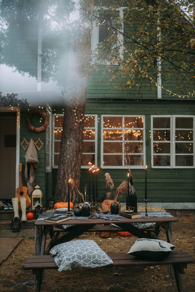 Halloween decor arrangement