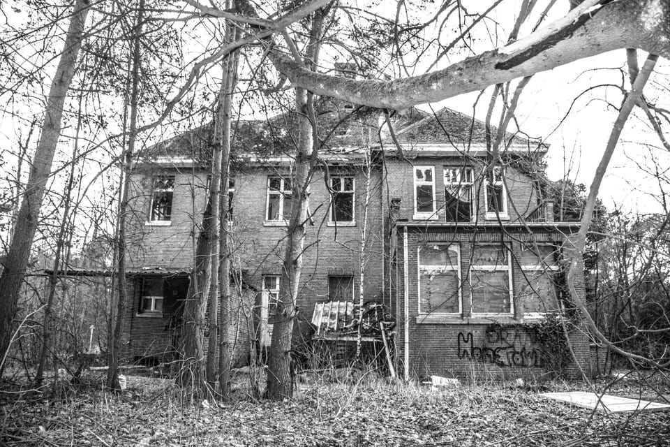 Abandoned house black and white